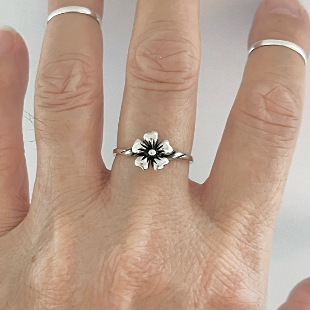 Sterling Silver 5 Heart Patels Flower Ring, Silver Rings, Flowers, Floral Ring - Picture 3 of 13